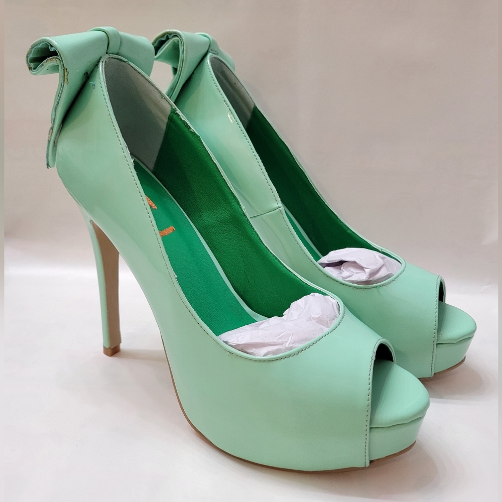 NEW FSJ Mint Green Heels Size 7.5